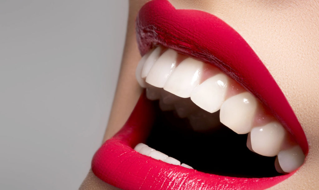 Белые зубы в домашних условиях - 8 хитростей.