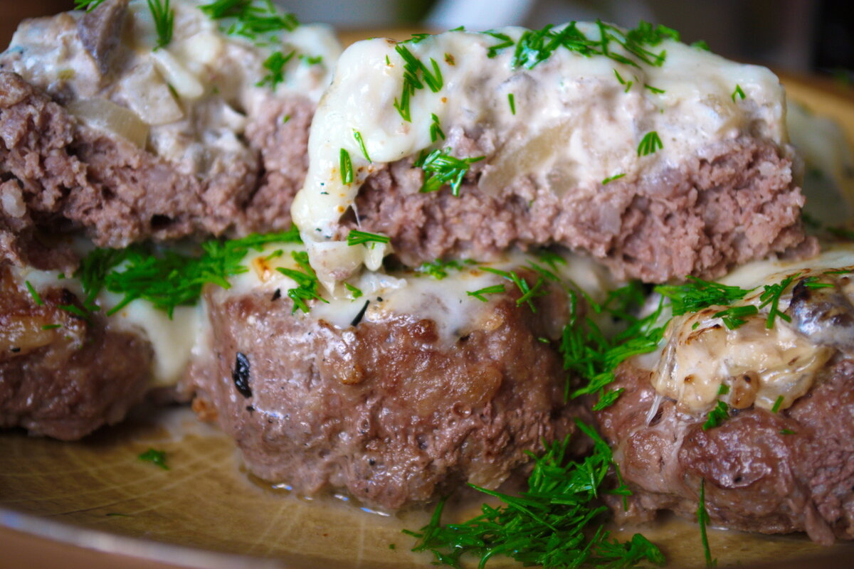 Праздничная еда: гнёзда из мяса с шампиньонами и сыром - самый вкусный рецепт