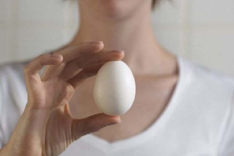 Как избавиться от папиллом с помощью простого куриного яйца?